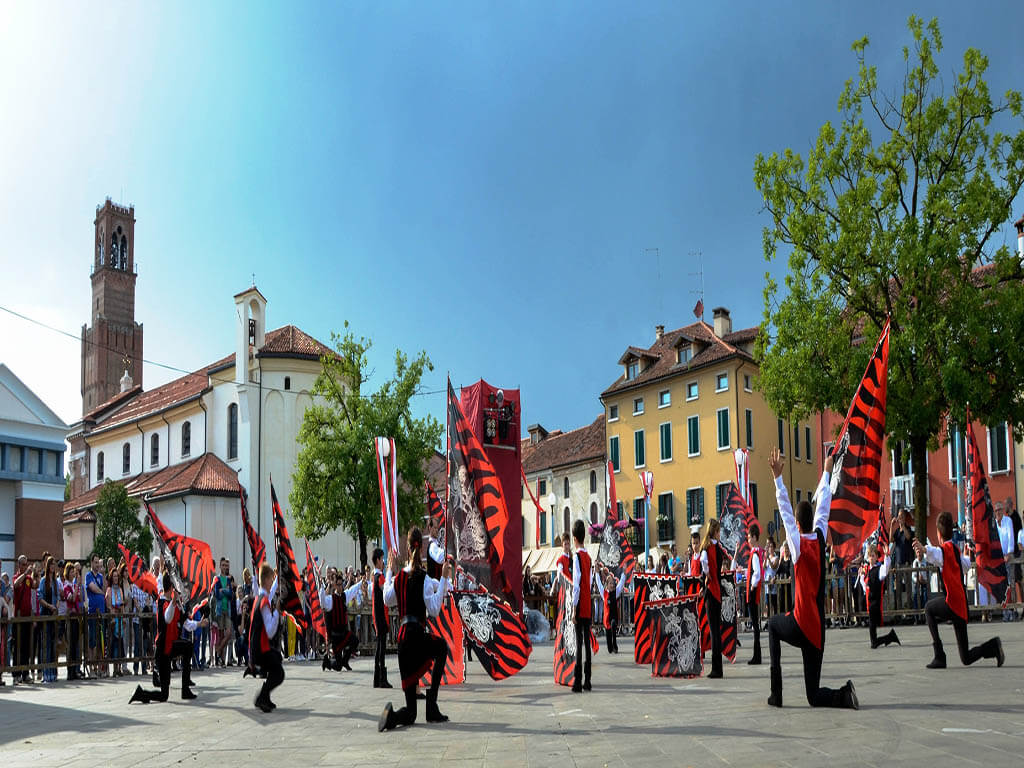 Palio di Noale - Gli sbandieratori